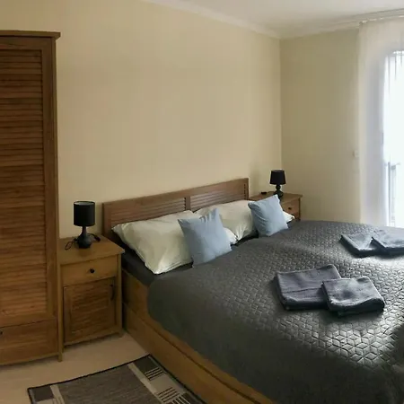 Spacious Tionelli 아파트 *